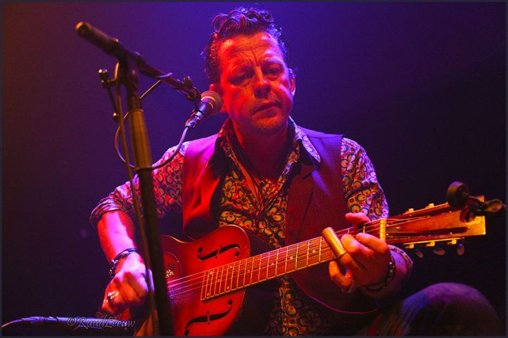 Ian Siegal, singersongwriter, Americana musician