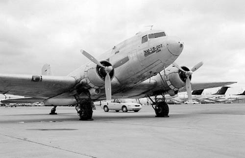 N5831B at Saskatoon (c) Dennis Fisher