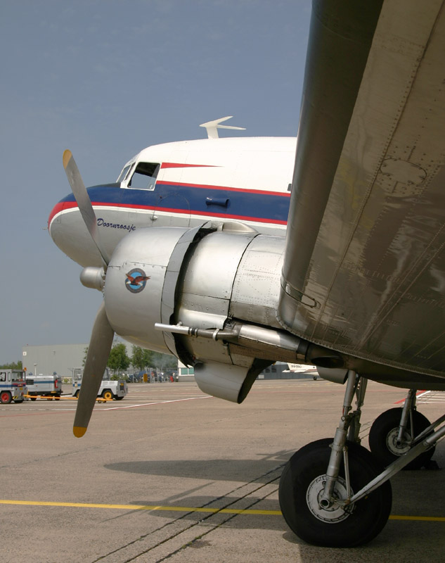 Scenic flight DC-3 PH-DDZ (2005)
