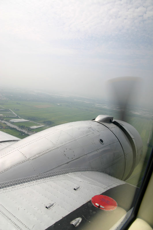 Scenic flight DC-3 PH-DDZ (2005)