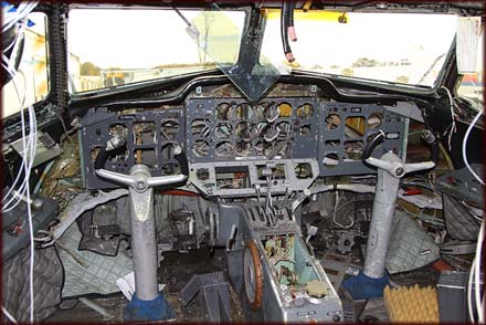 Cockpit of C-GDUL