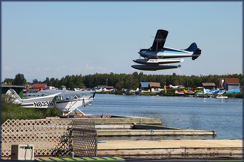 Lake Hood planes