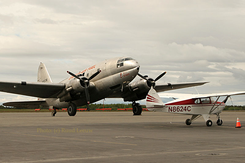 Curtiss C-46 Hot Stuff N1837M