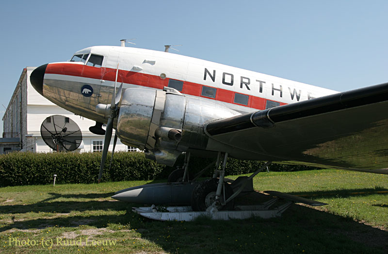 Aircraft Photo of CF-WCM, Douglas DC-3(C), Midwest Aviation