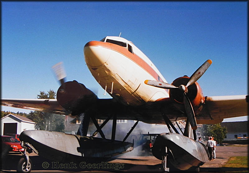 DC-3 on floats, engine start