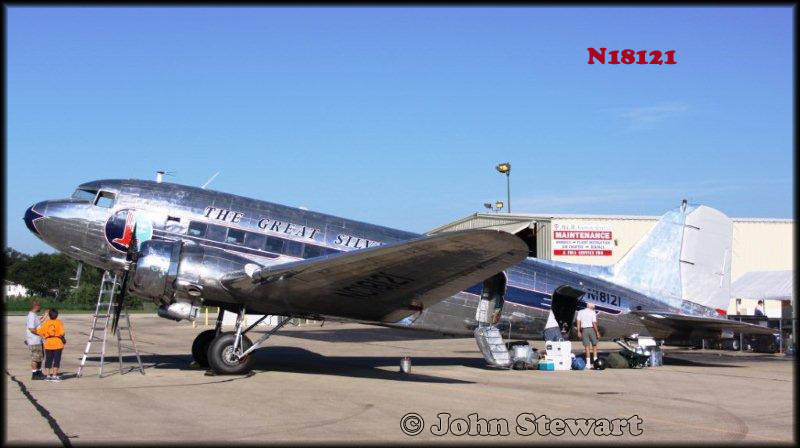 N18121 DC-3