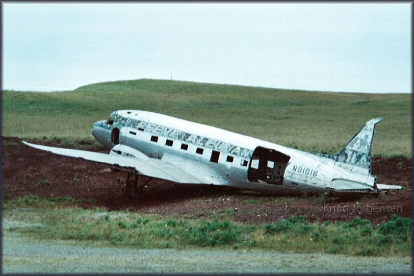 Reeve DC-3 at Nikolski