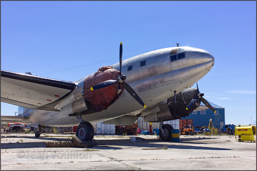 C-46 C-GIBX at Gimli, photo Jean Vouillon (c)