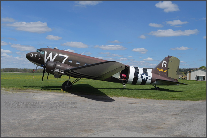 Douglas DC-3_N983DC_KHGR_Hagerstown_MD_20190613.