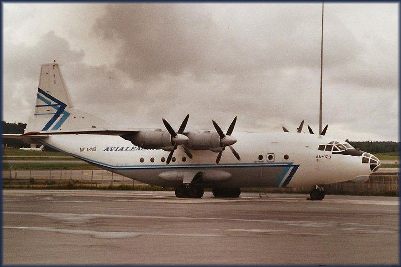 An-12 UK-11418 Avialeasing