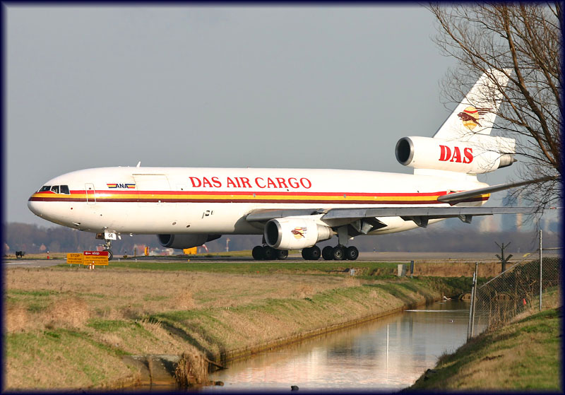 DC-10F 5X-JOE Das Air