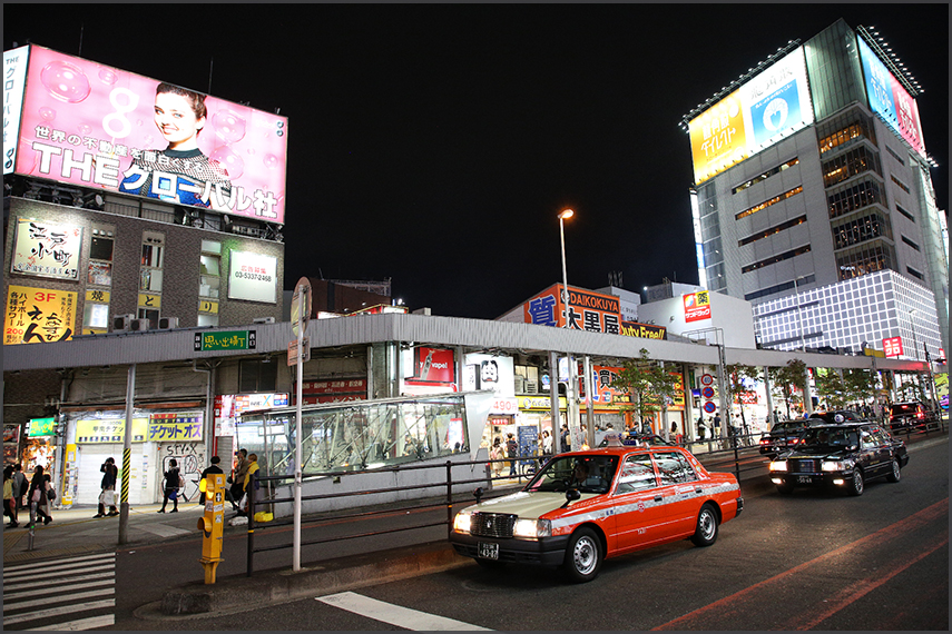 Shinjuku (Tokyo) after sunset - Ruud Leeuw photography