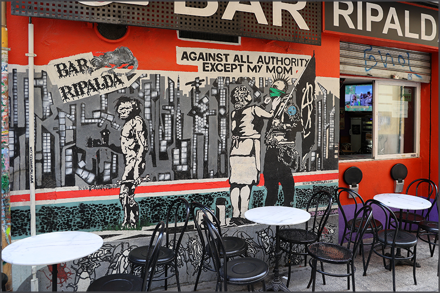 The streets of Valencia for streetphotography (3-3023)