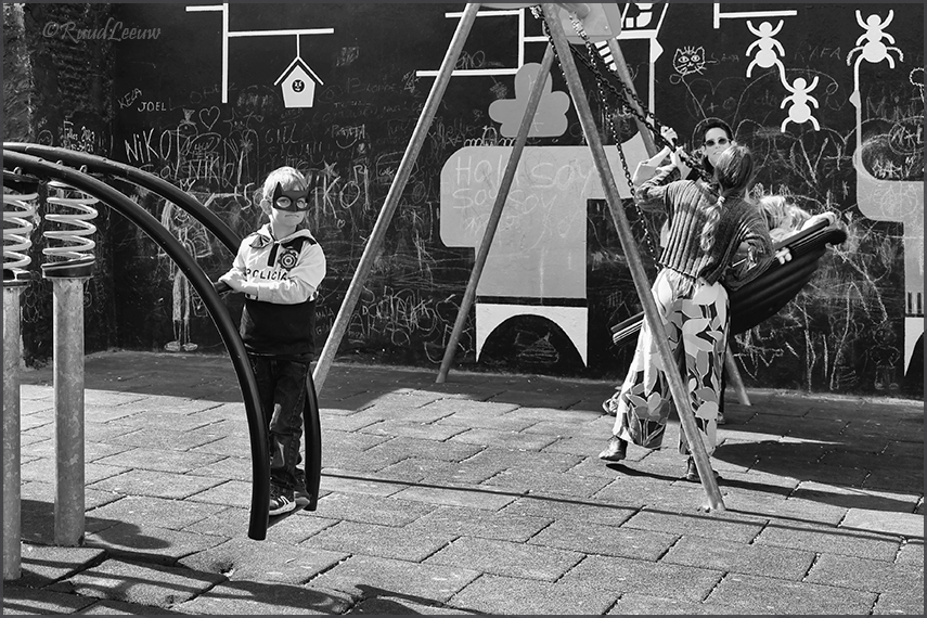 The streets of Valencia for streetphotography (3-3023)