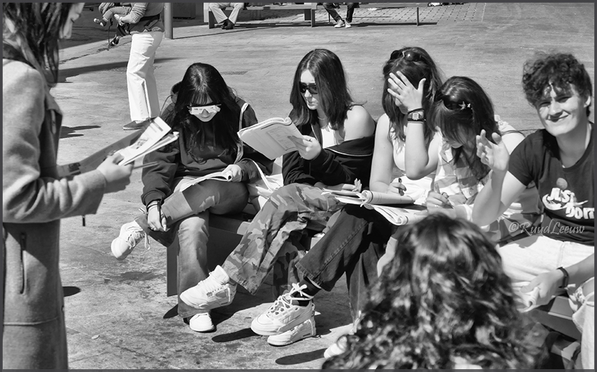 The streets of Valencia for streetphotography (3-3023)